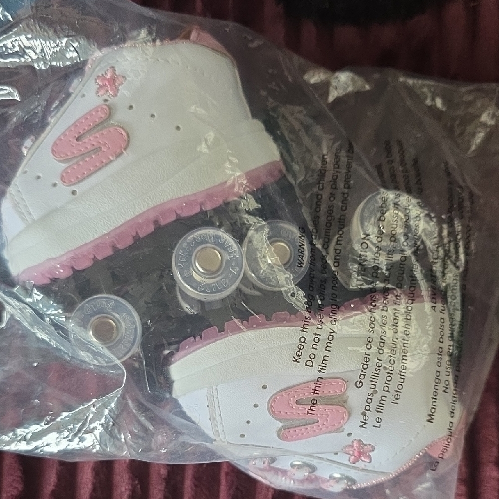 Skechers Pink and White BAB ROLLER SKATES